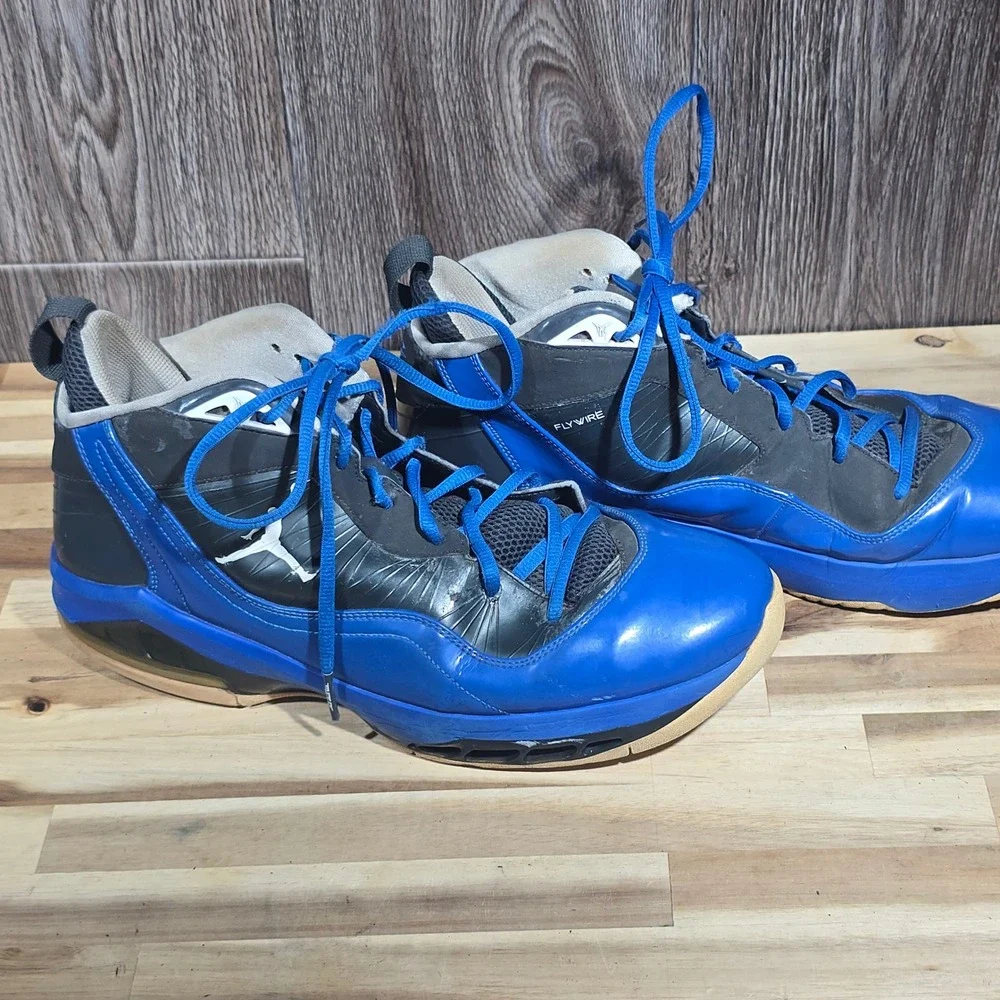Jordan Melo M8 Anthracite White Varsity Royal 469786-018‎ Size 13 Blue Black
